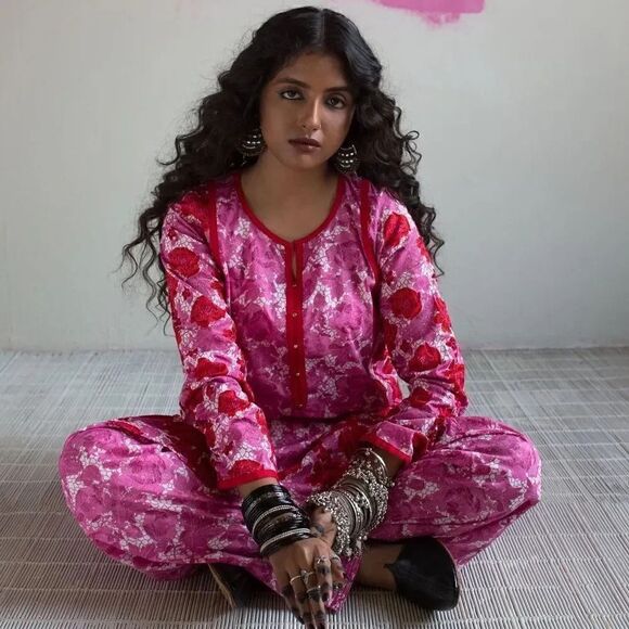 GENERATION PK PAKISTANI FLORAL KURTA - Picture 1 of 3